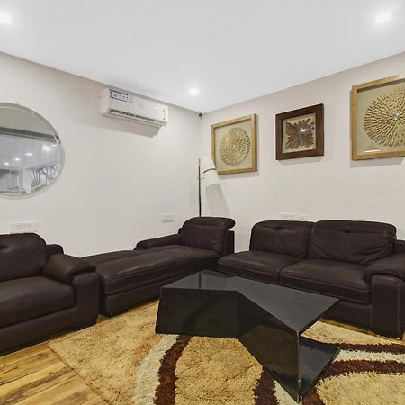 Super Townhouse Oak Hitec City Near Image Hospital Haidarábád Kültér fotó
