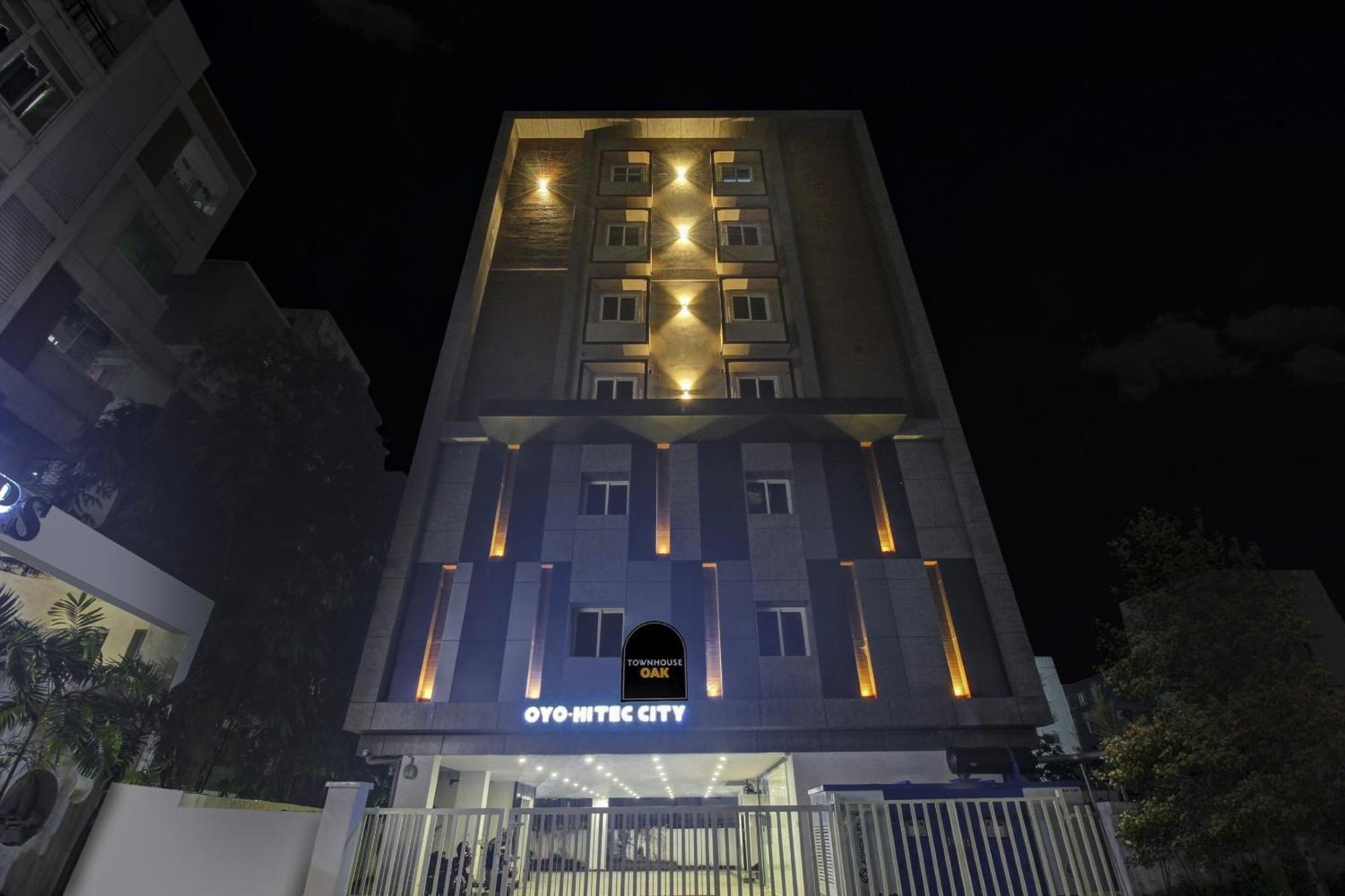 Super Townhouse Oak Hitec City Near Image Hospital Haidarábád Kültér fotó